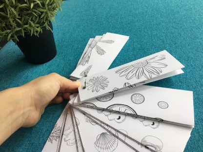 HuaHee Colozzle is a colouring and puzzle game. It comes with 15 designs of everyday items, aimed at invoking positive memories in seniors.  The designs includes flowers, seashells, leaves, snails, carrots, lemons, mushrooms, butterflies, corn, rabbits, onions, avocados, cheries and frogs.